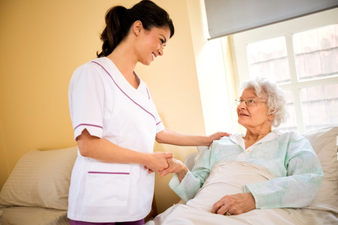 Senior Care: What to Look for in a Caregiver