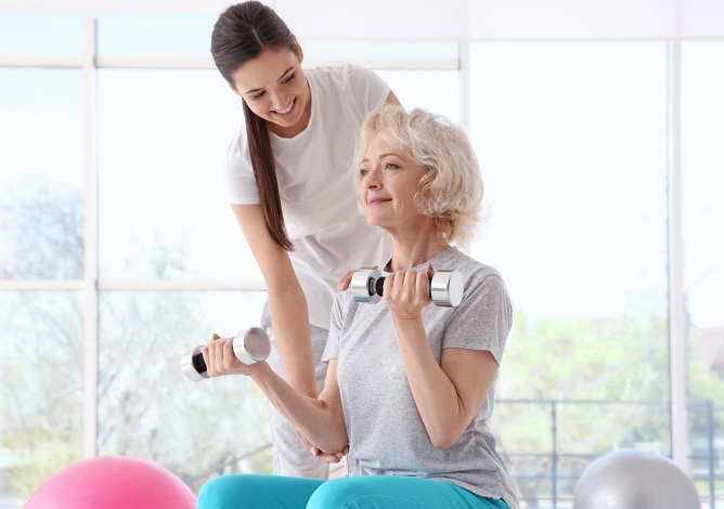 how-physical-therapy-can-improve-the-lives-of-seniors